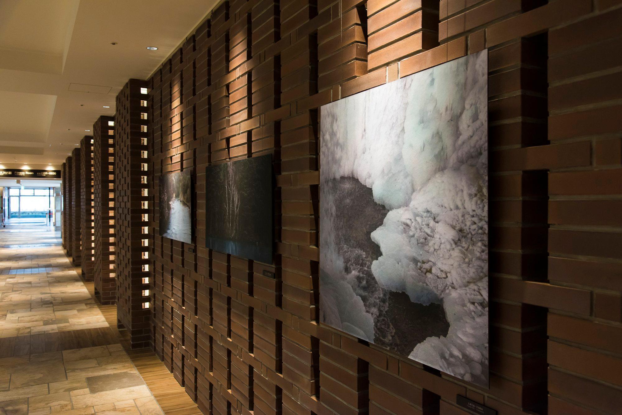 Hotel Ana Crowne Plaza Chitose By Ihg Esterno foto Artwork by the artist at the Four Seasons Hotel, Hong Kong