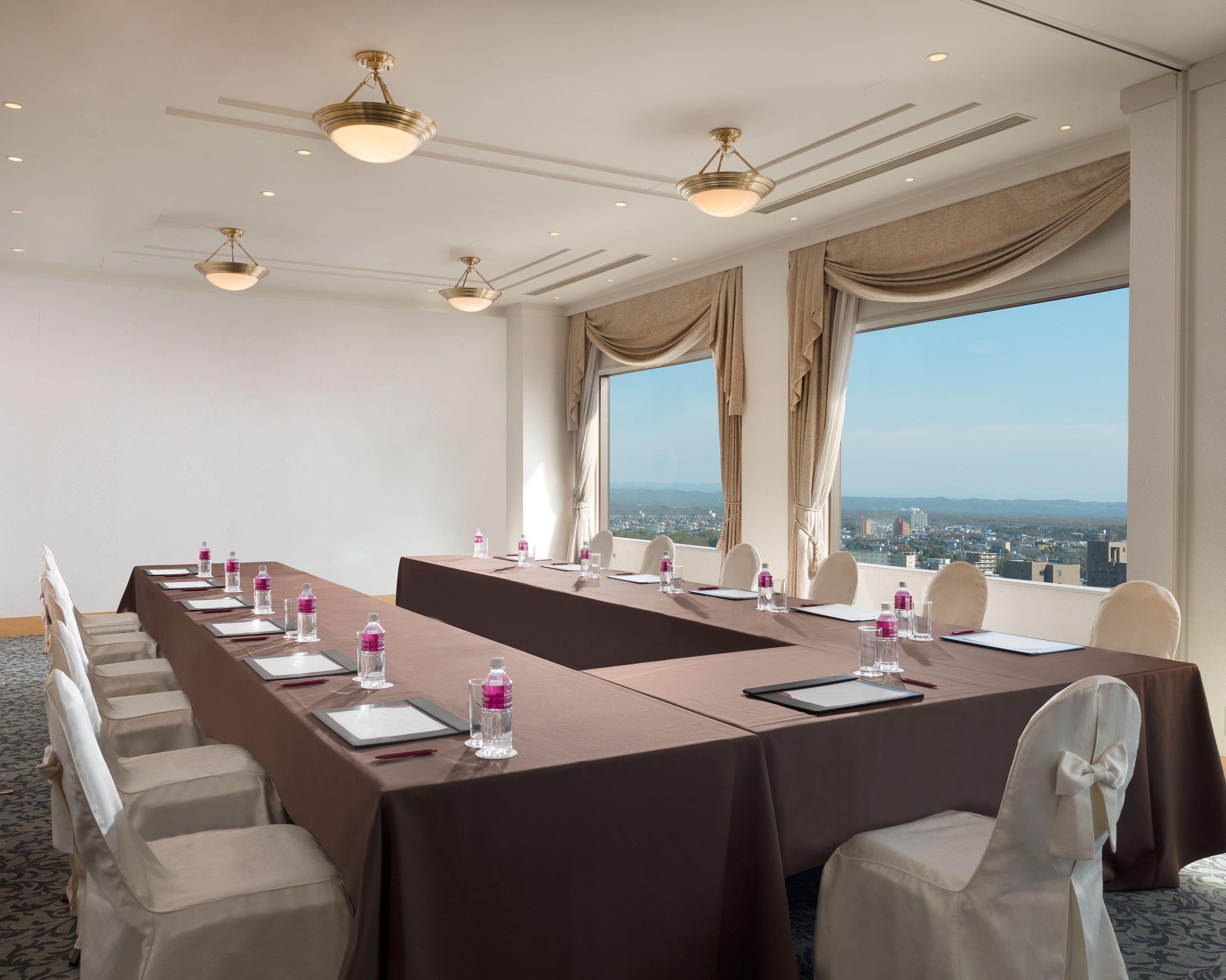 Hotel Ana Crowne Plaza Chitose By Ihg Esterno foto Meeting room