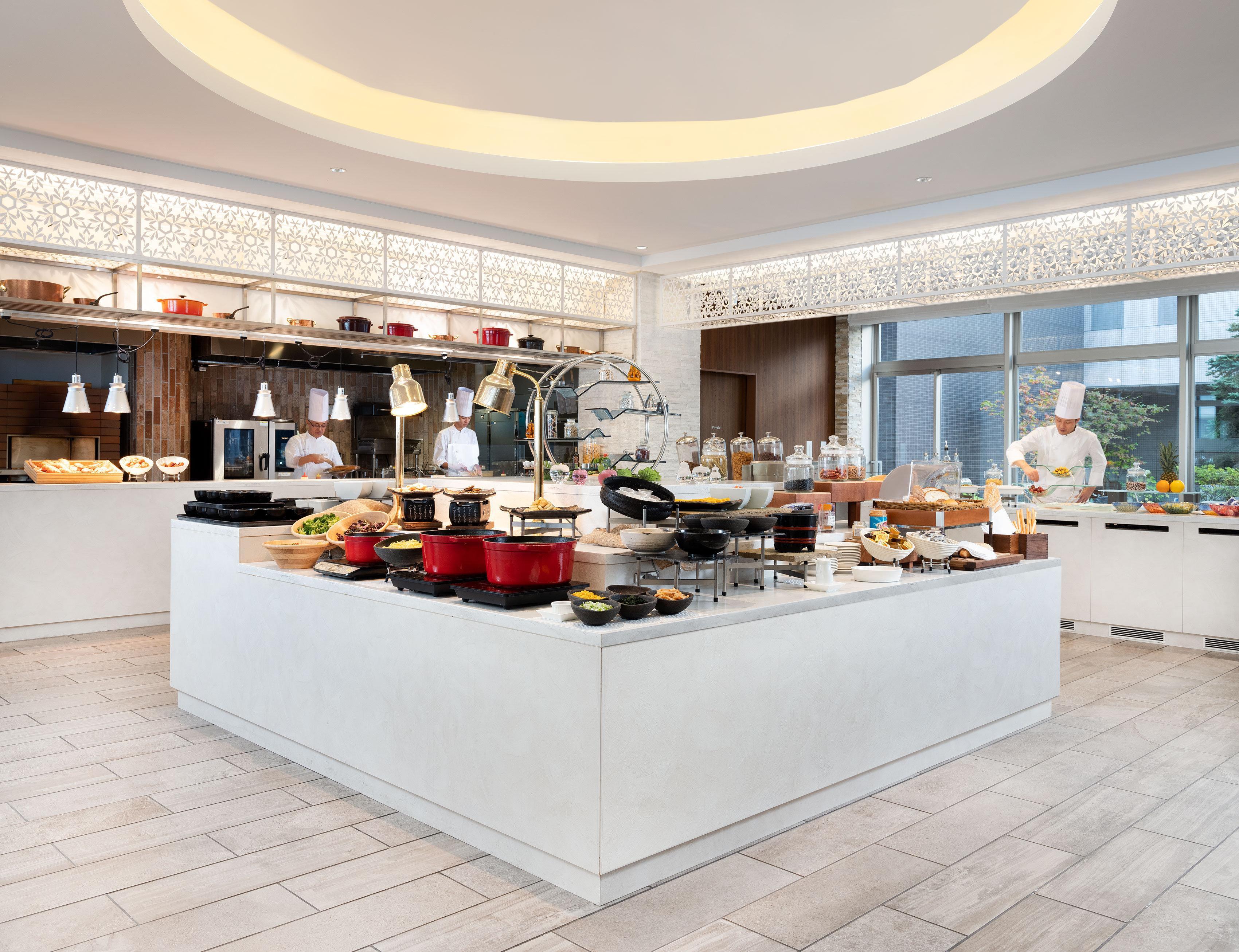 Hotel Ana Crowne Plaza Chitose By Ihg Esterno foto The buffet at the hotel