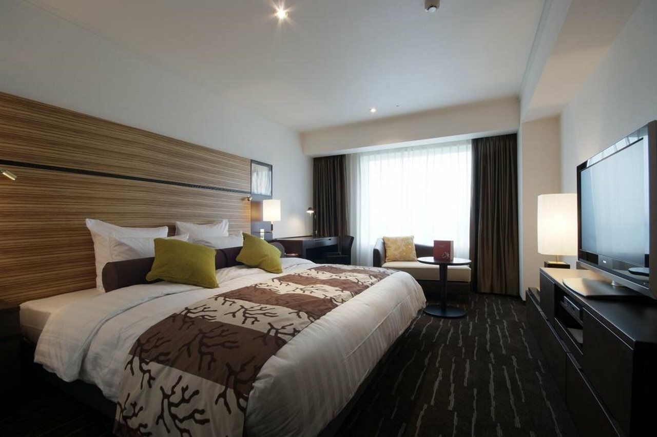 Hotel Ana Crowne Plaza Chitose By Ihg Esterno foto A room at the hotel